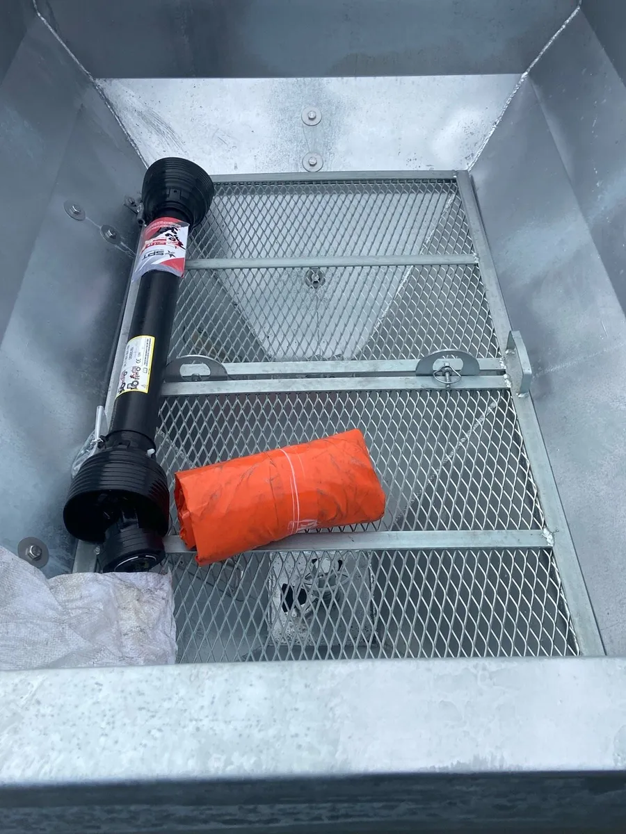 Sowers tractor quad and weed lickers - Image 4