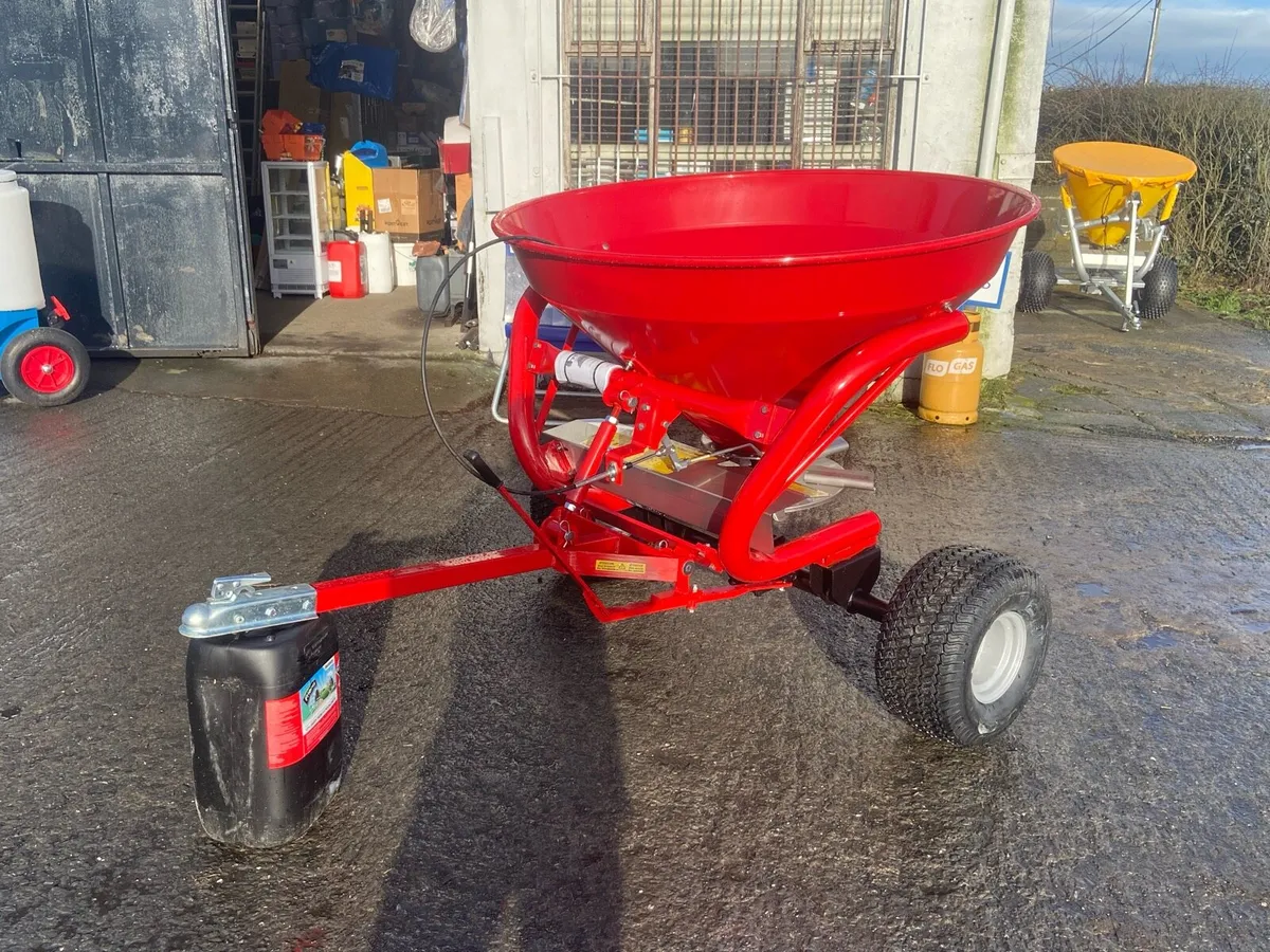 Sowers tractor quad and weed lickers - Image 2