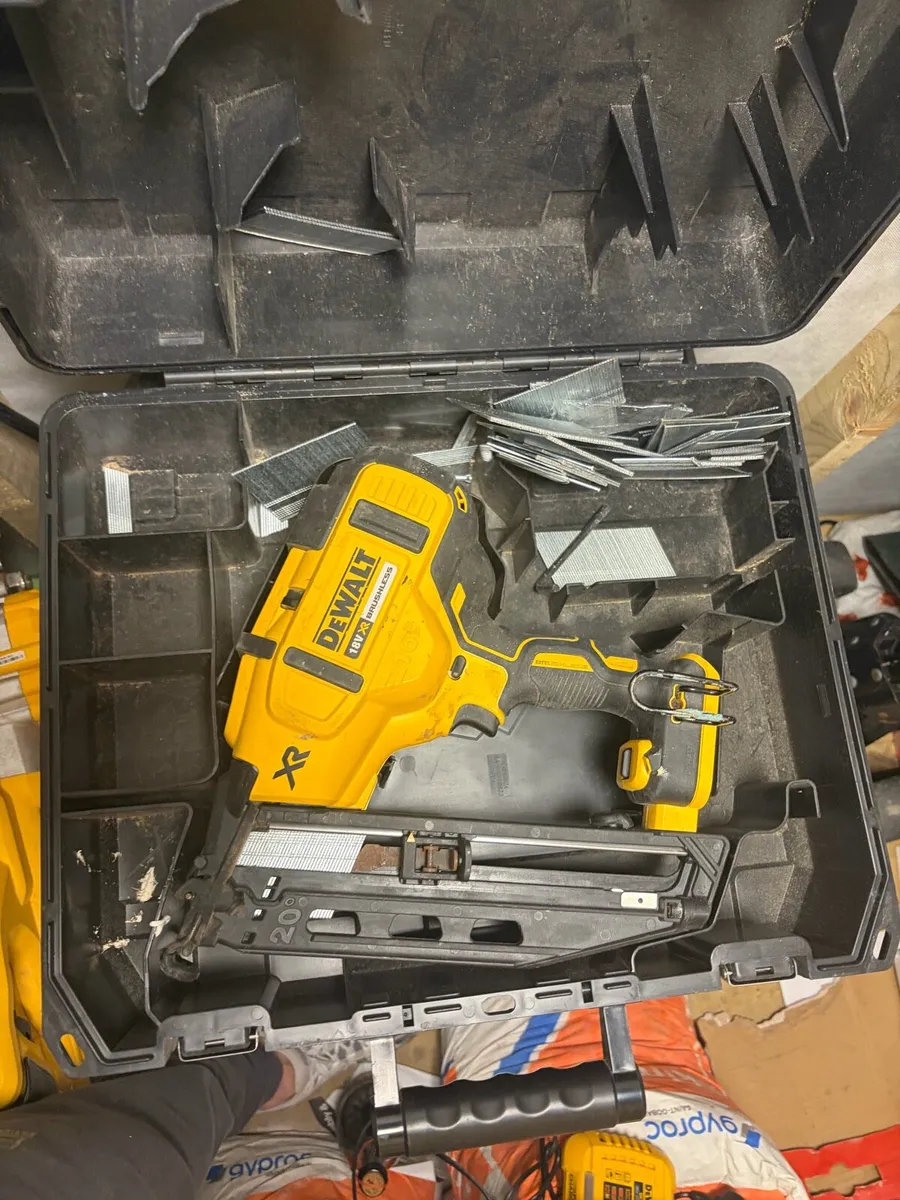 Dewalt 2nd fix pin gun - Image 2