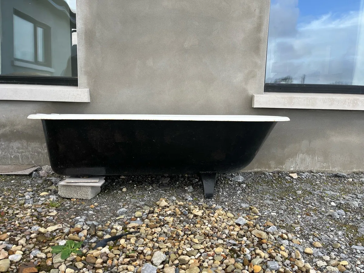 Cast iron bath - Image 2