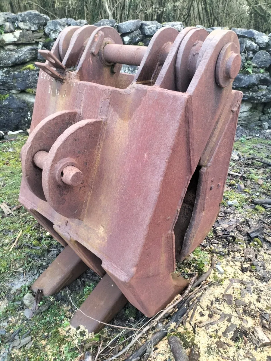 Grab for 20 to 30 Tonne Machine - Image 2