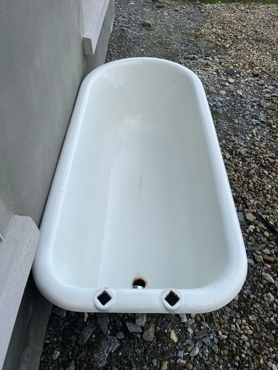 Cast iron bath - Image 3