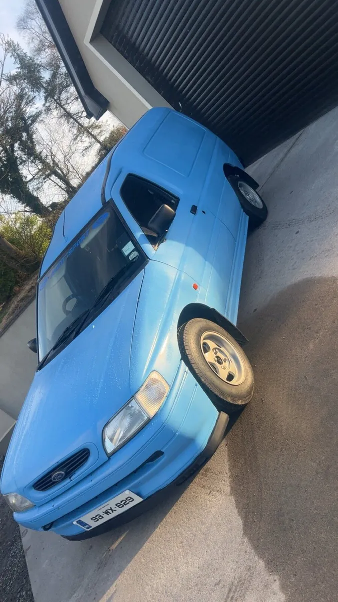 1993 Ford escort van - Image 1