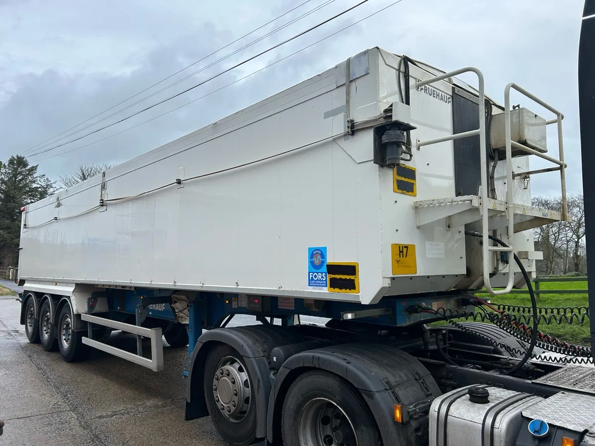 Fruehauf tipping trailer - Image 1
