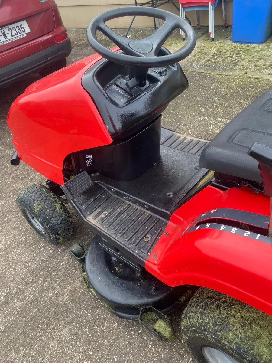 Ride on Lawnmower Excellent Condition - Image 4