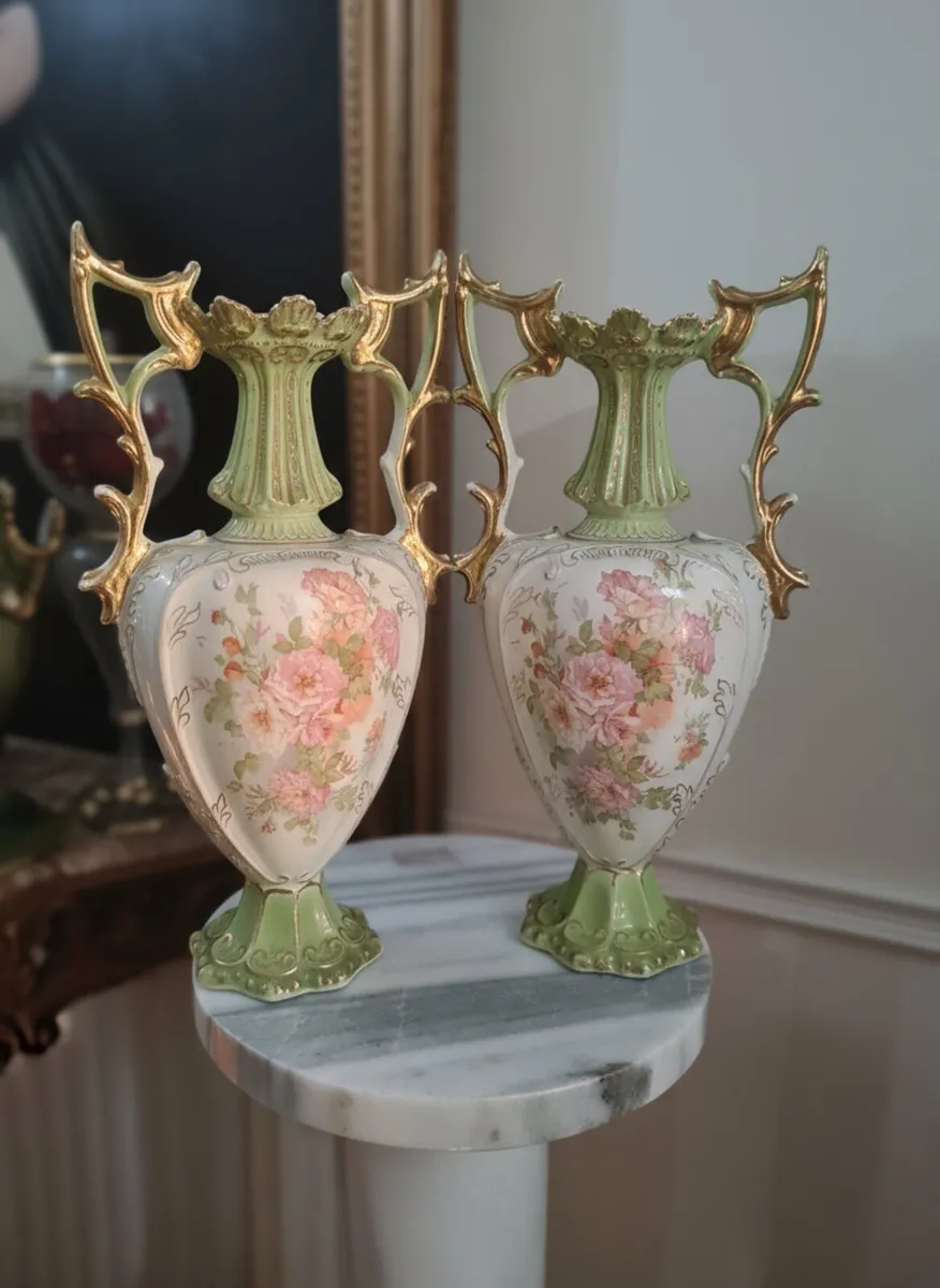 Large antique vases POSTAGE AVAILABLE - Image 1