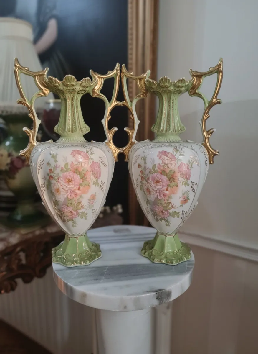 Large antique vases POSTAGE AVAILABLE - Image 2