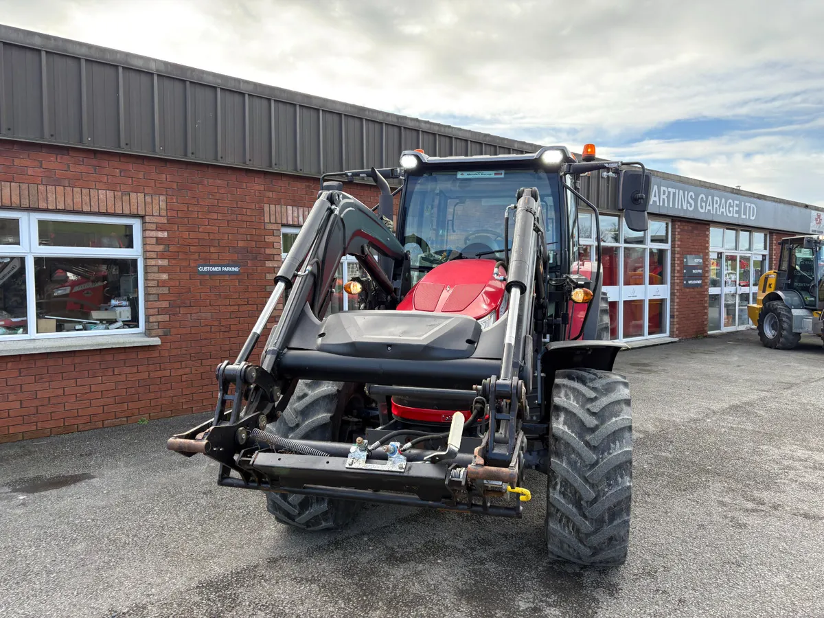 Massey Ferguson 5711M - Image 2