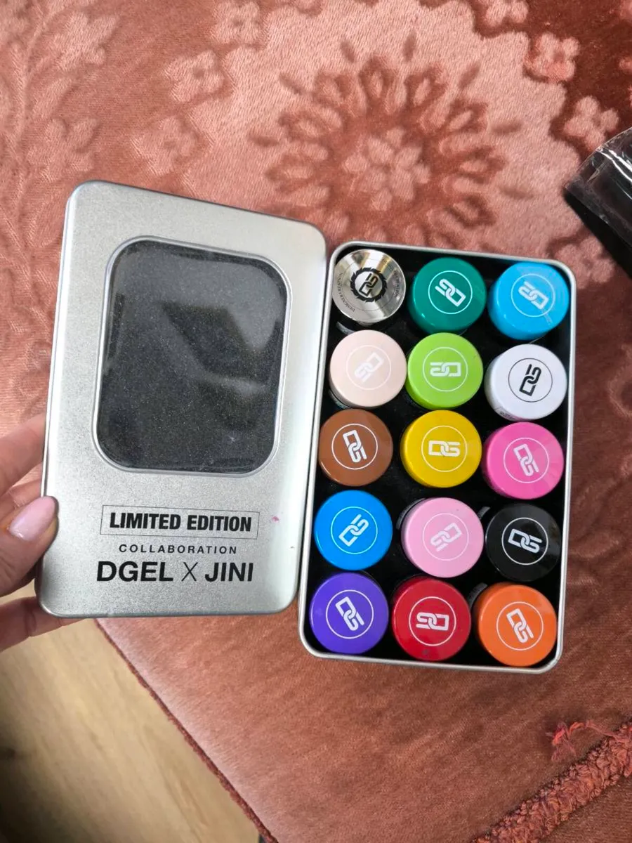 Nail Salon Clear out - Image 1