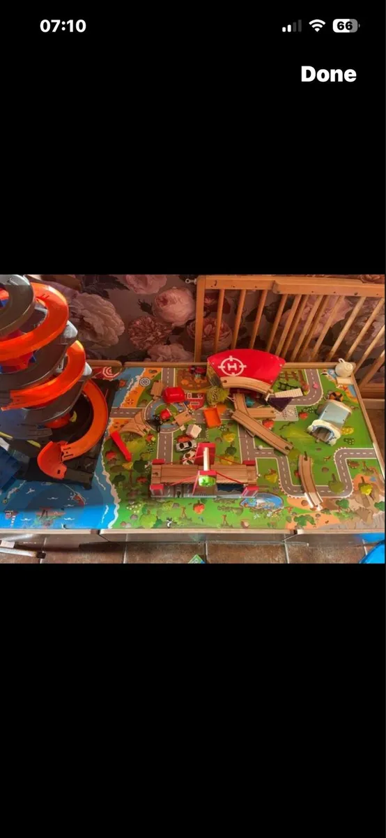 Toy train table - Image 4