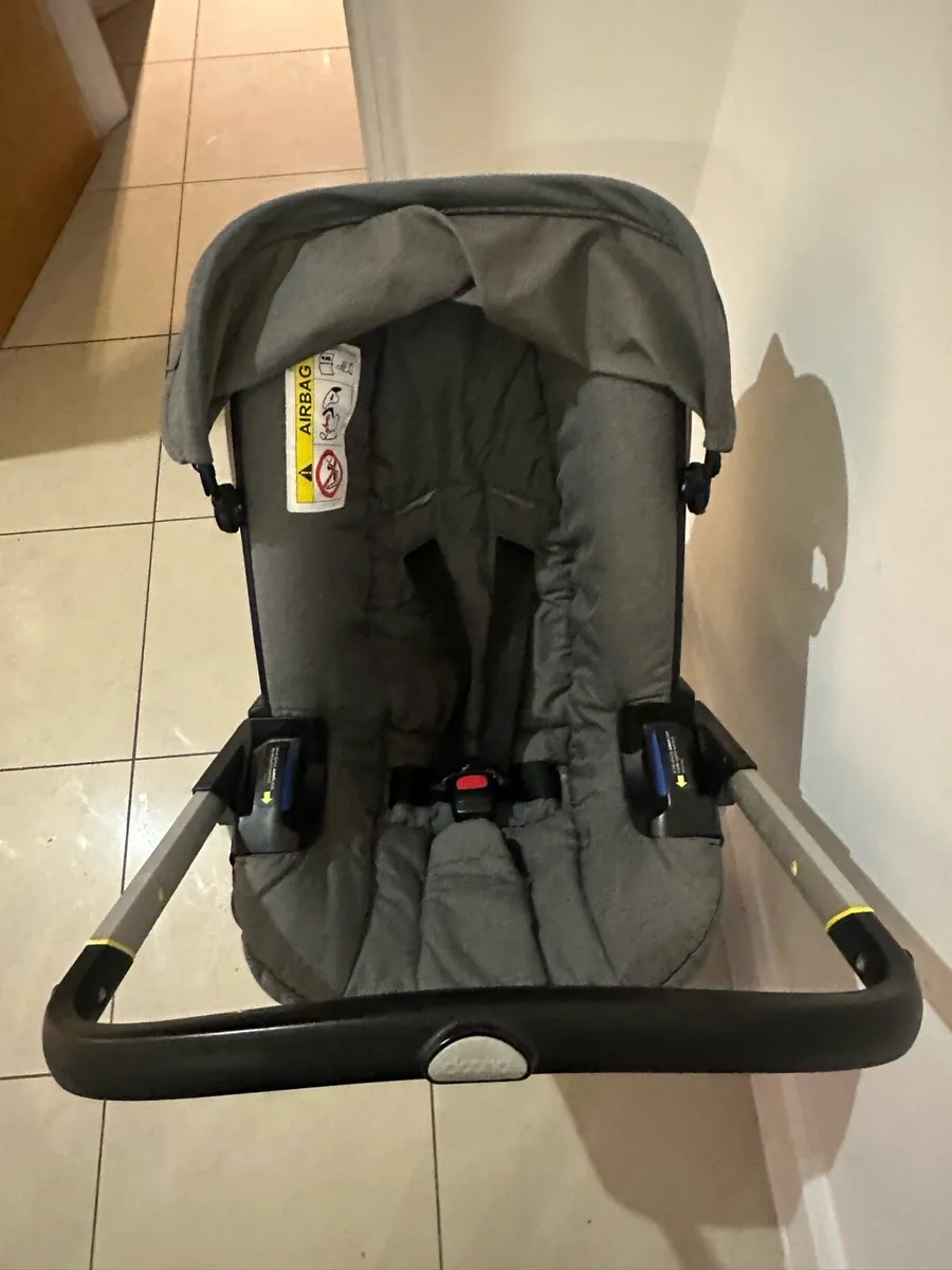 Doona Buggy with isofix base - Image 3