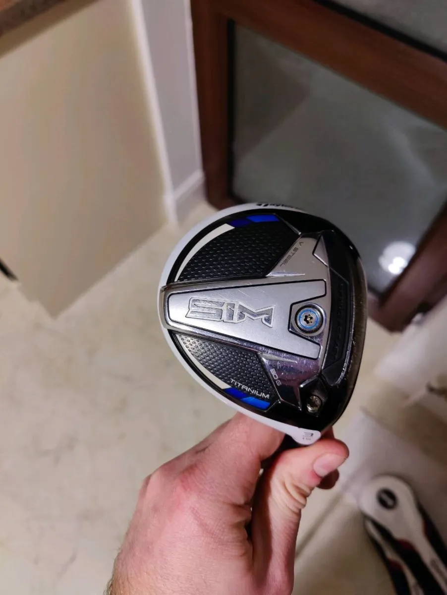 Taylormade Sim titanium  3 wood - Image 2