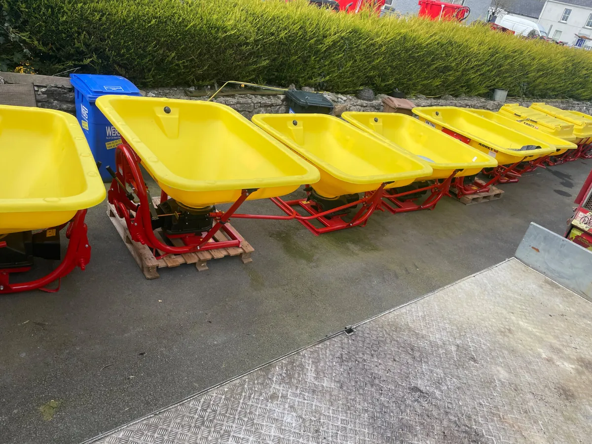 New Abbey Fertiliser Spreaders - Image 2