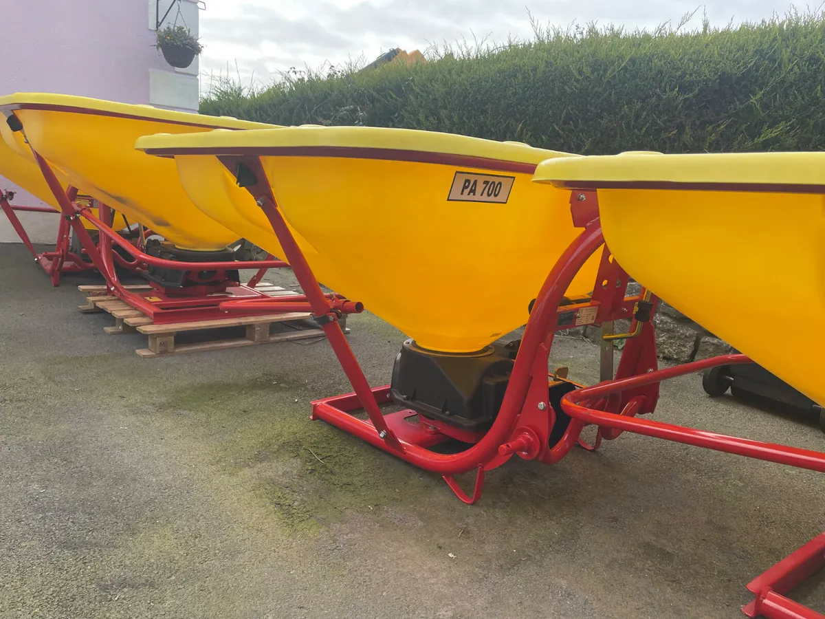 New Abbey Fertiliser Spreaders - Image 3