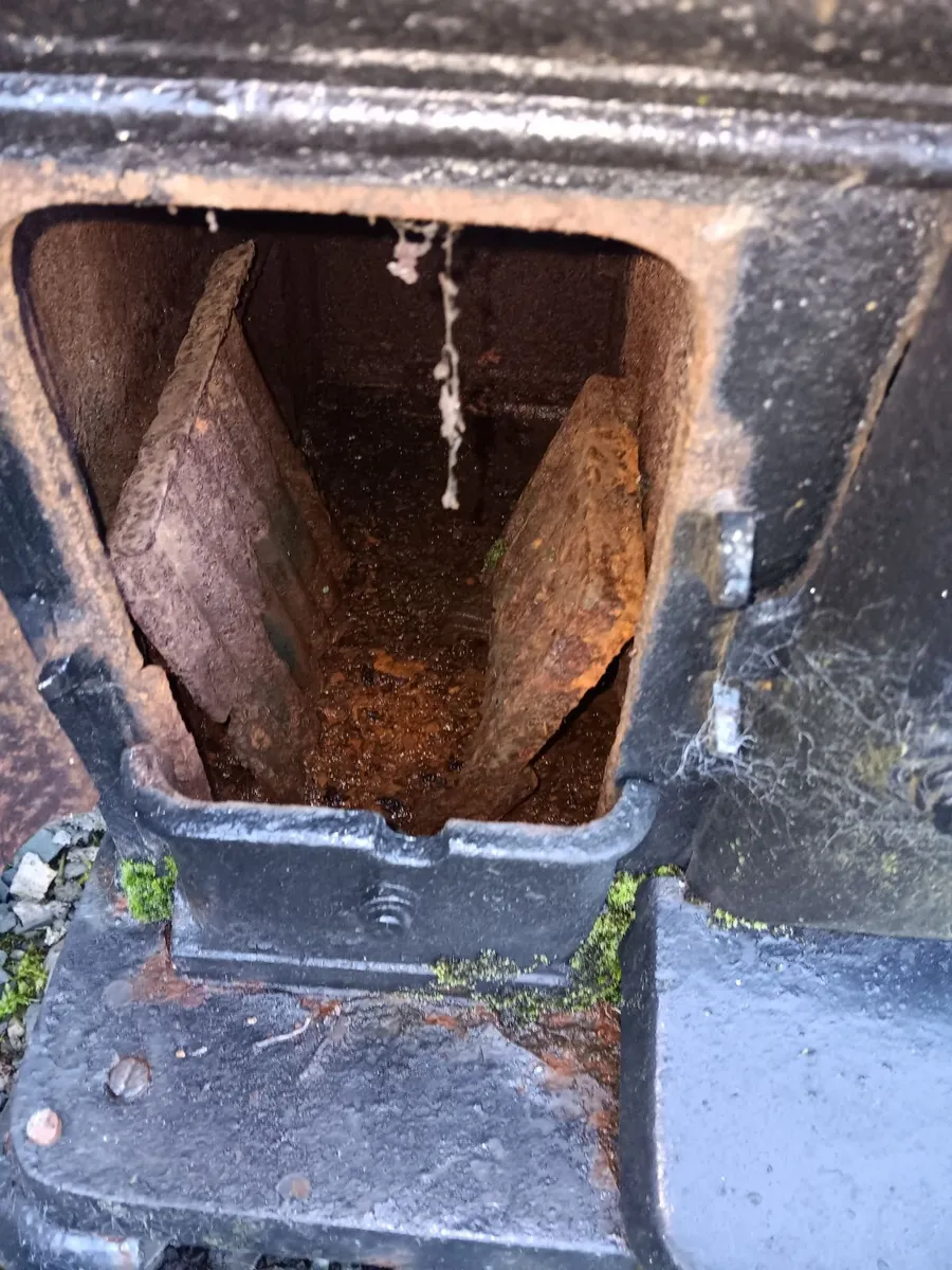 Antique stove - Image 2