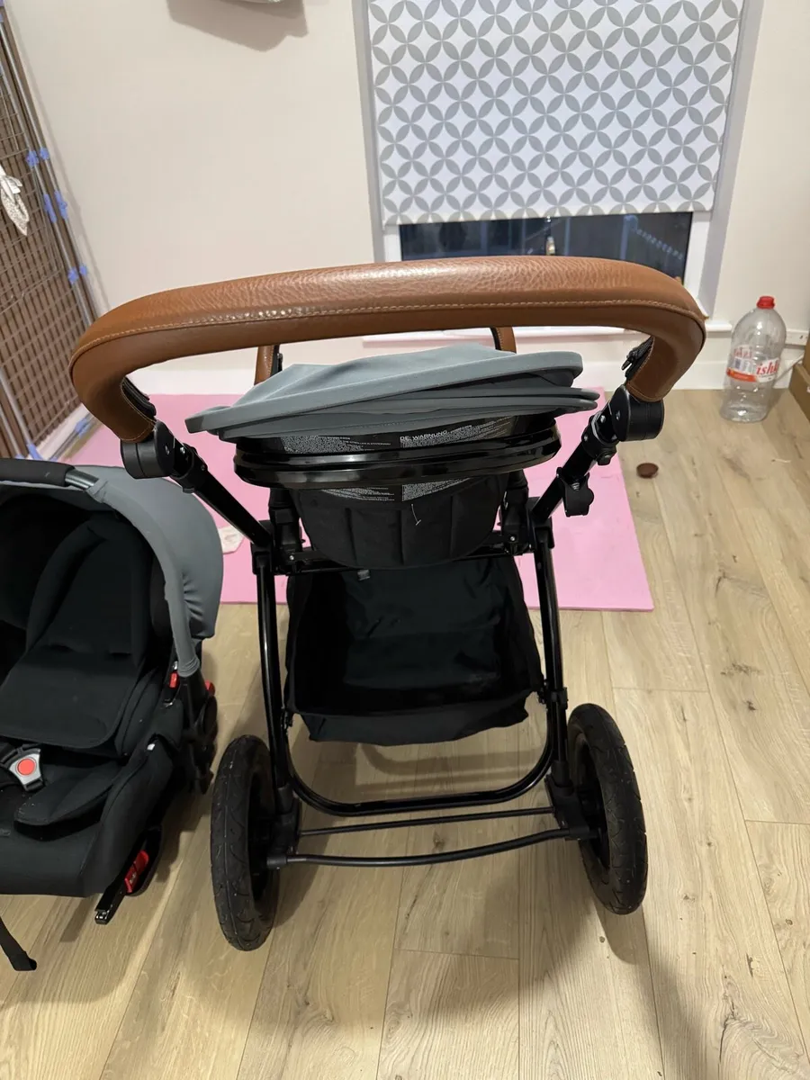 Baby Travel system - Image 1
