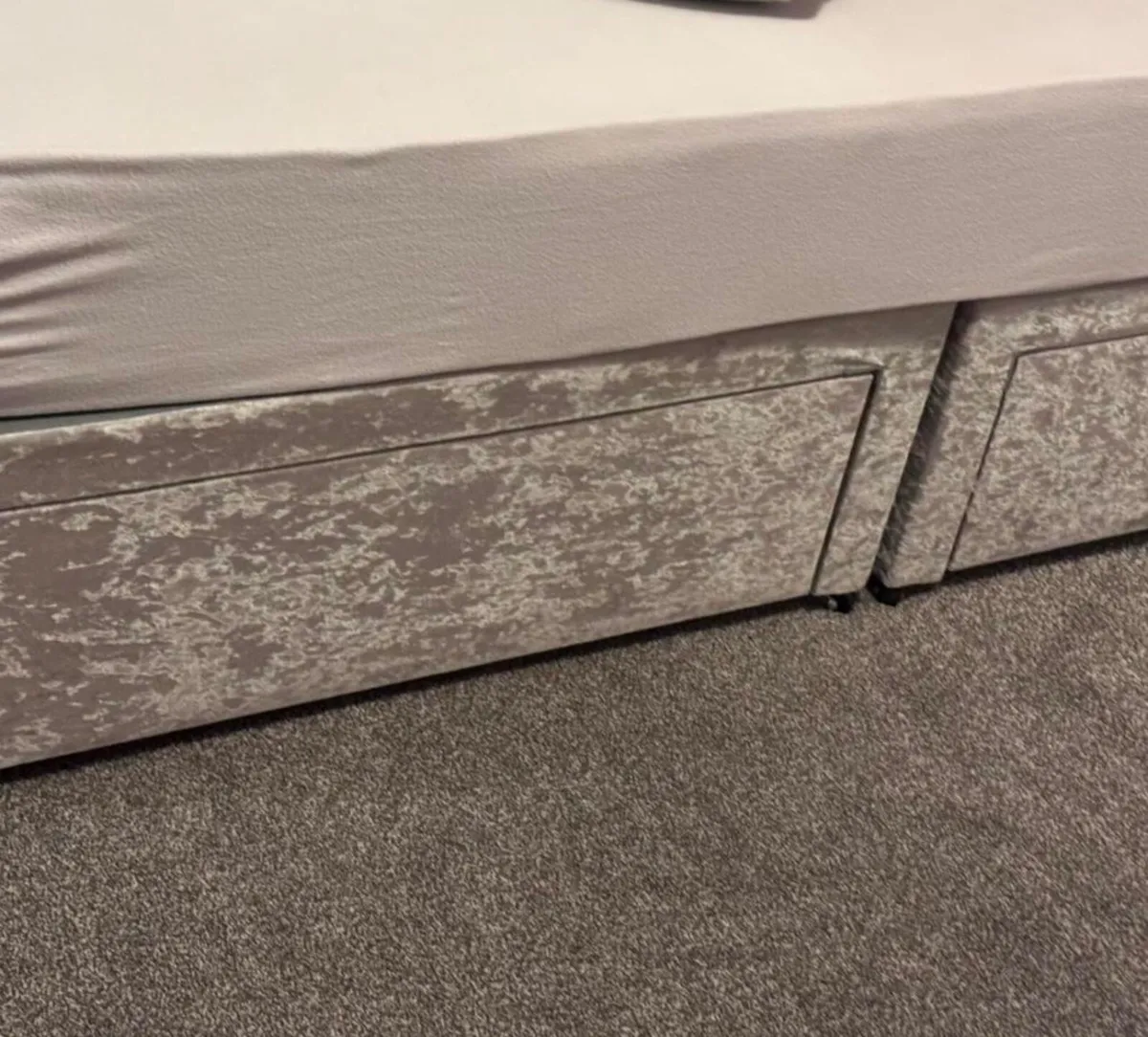DOUBLE GREY DIVAN BED!! Like new - Image 3