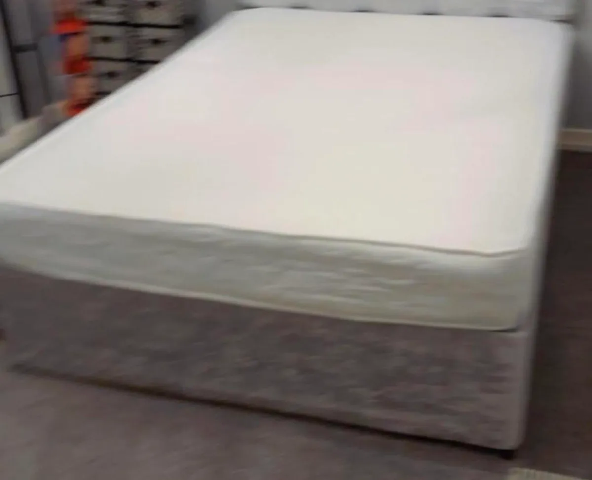 DOUBLE GREY DIVAN BED!! Like new - Image 1