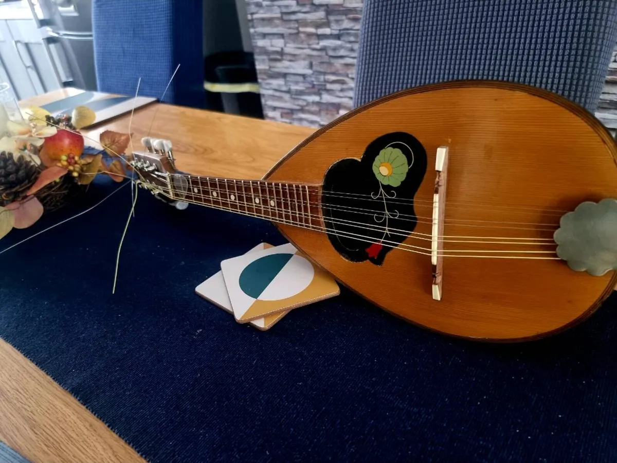 Old Italian mandolin - Image 3