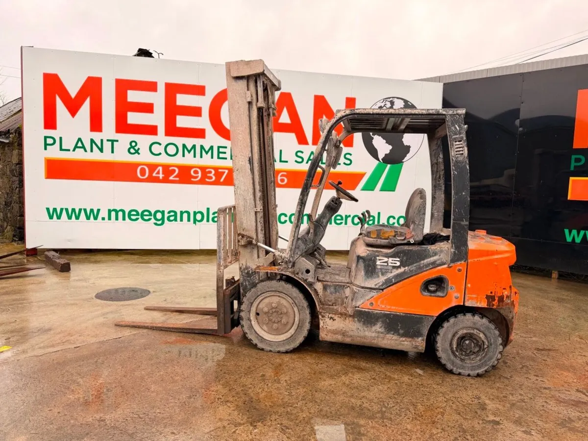 2019 DOOSAN... 2.5 TON ... diesel forklift ..4,283 - Image 1