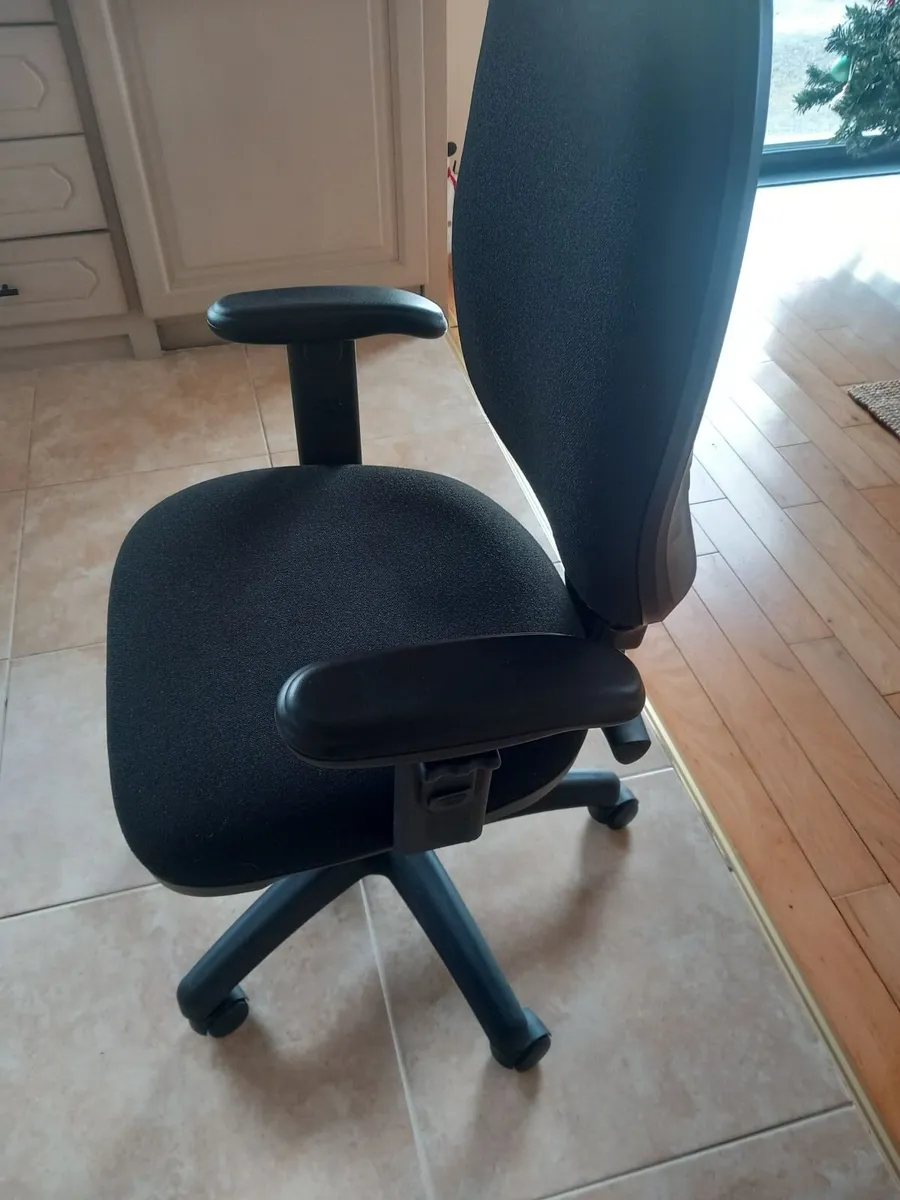 Office Chair - Image 1