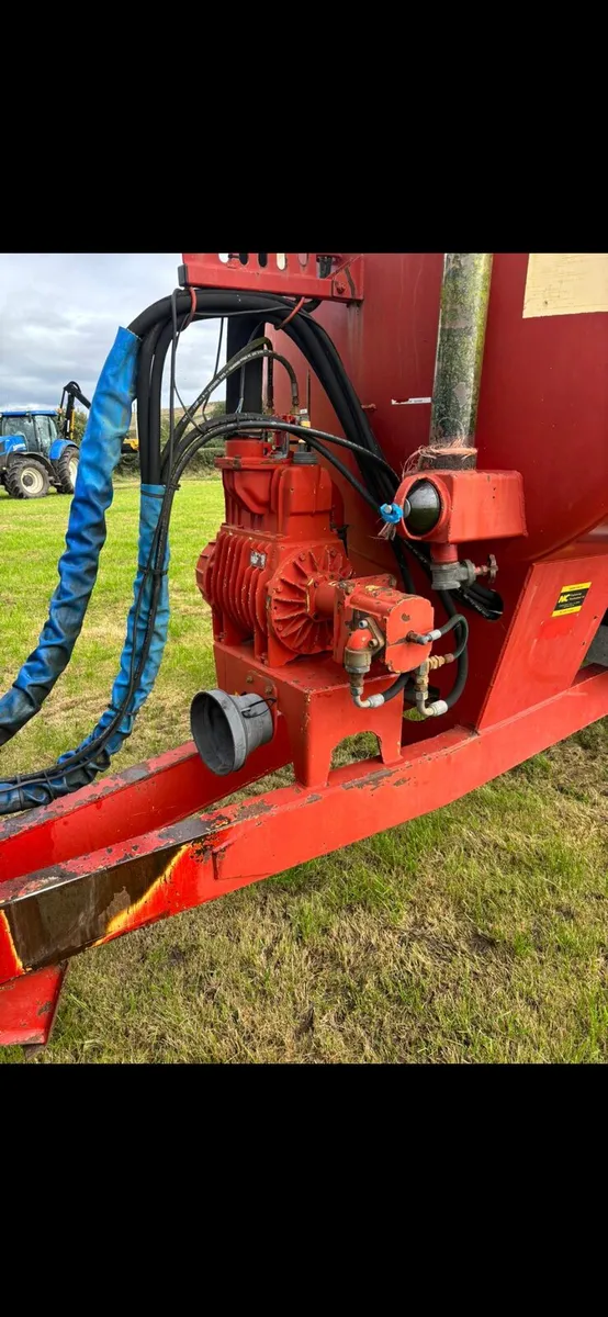 Slurry tanker - Image 2