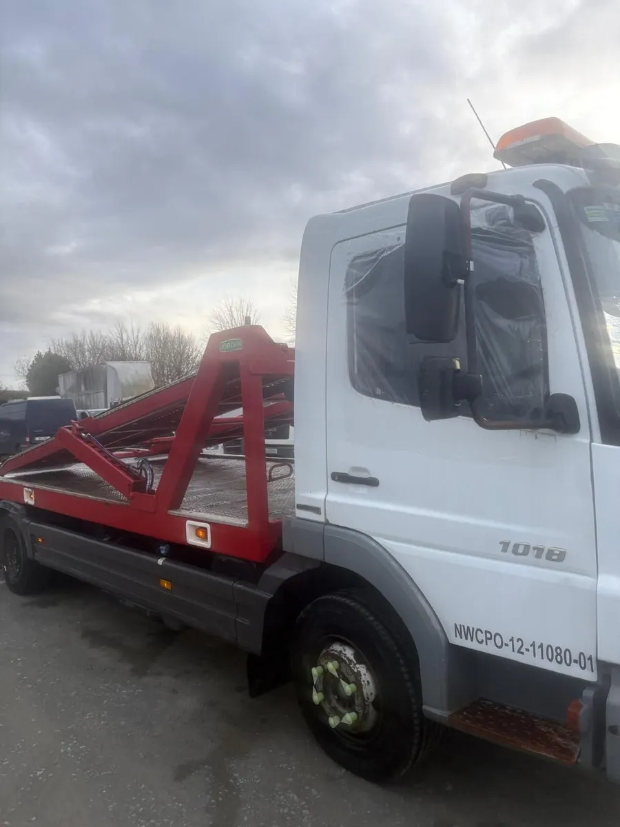 Mercedes 3 Car Recovery Truck Automatic - Image 3