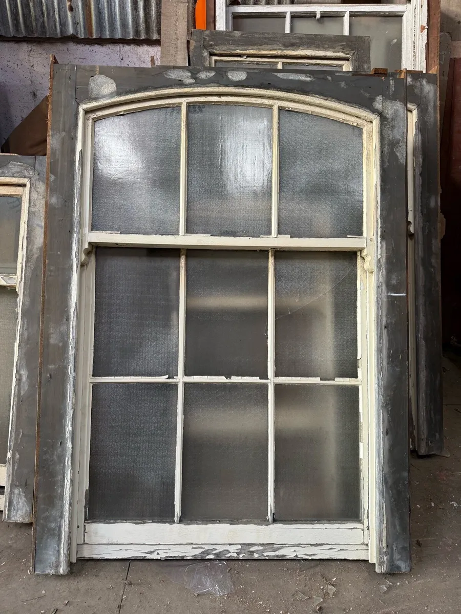 2 reclaimed sash windows - Image 1