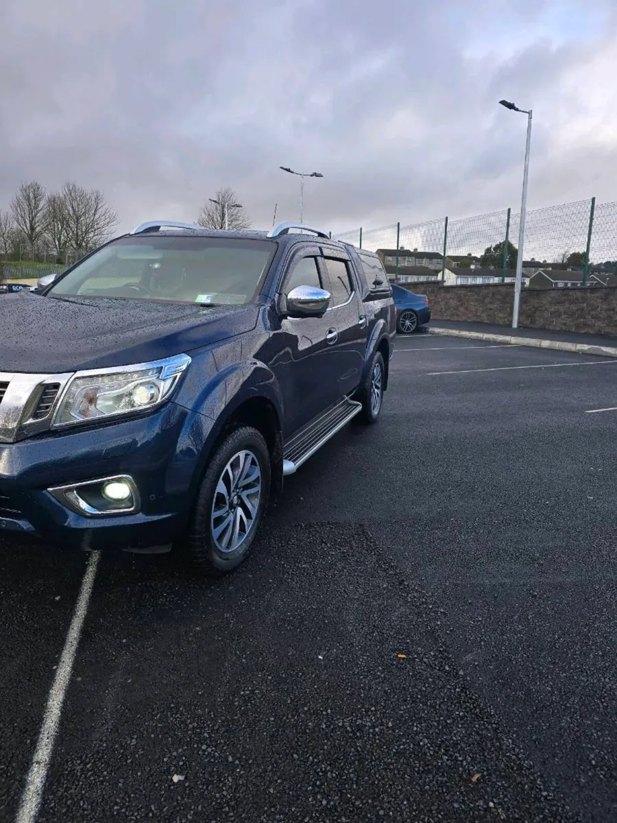 2016 Nissan Navara 2.3 Tekna . Top of the range - Image 2