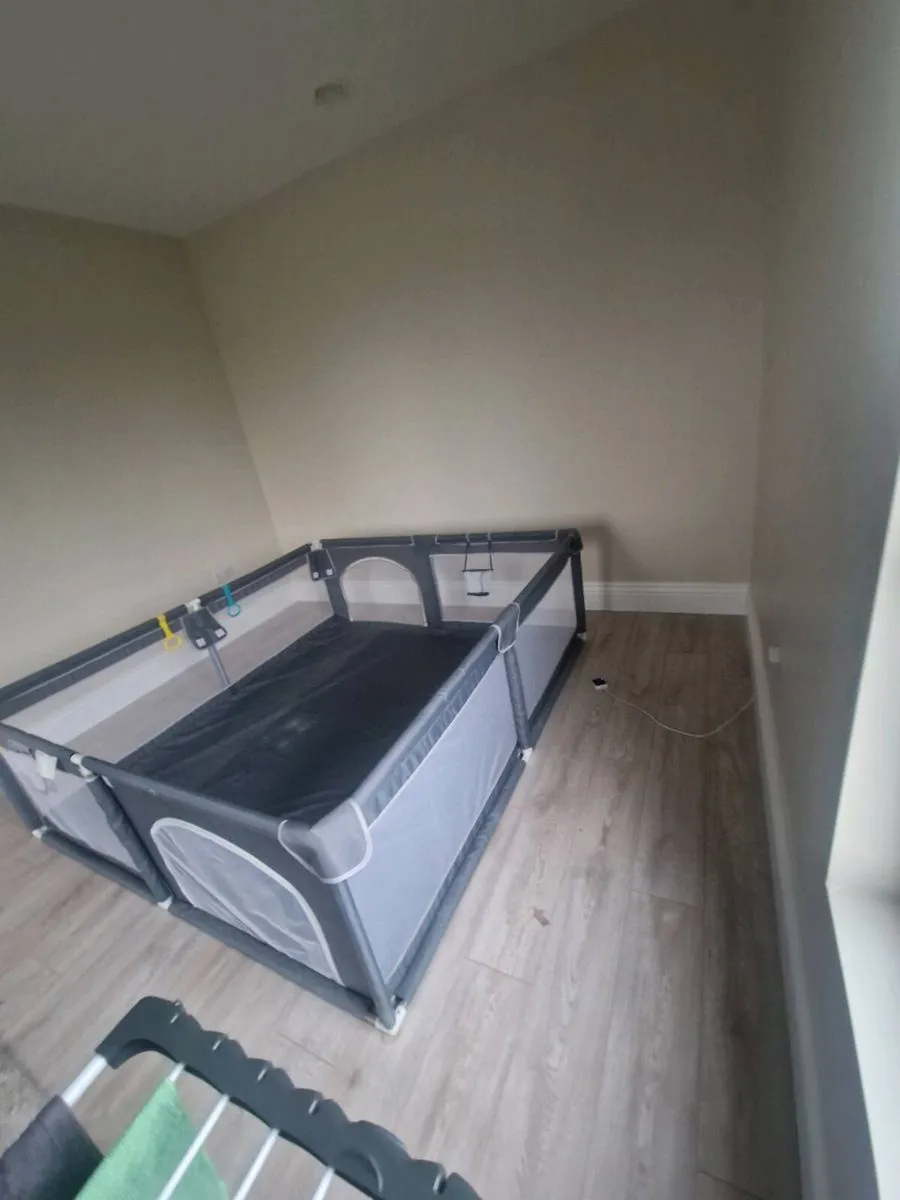 Play pen - Image 3