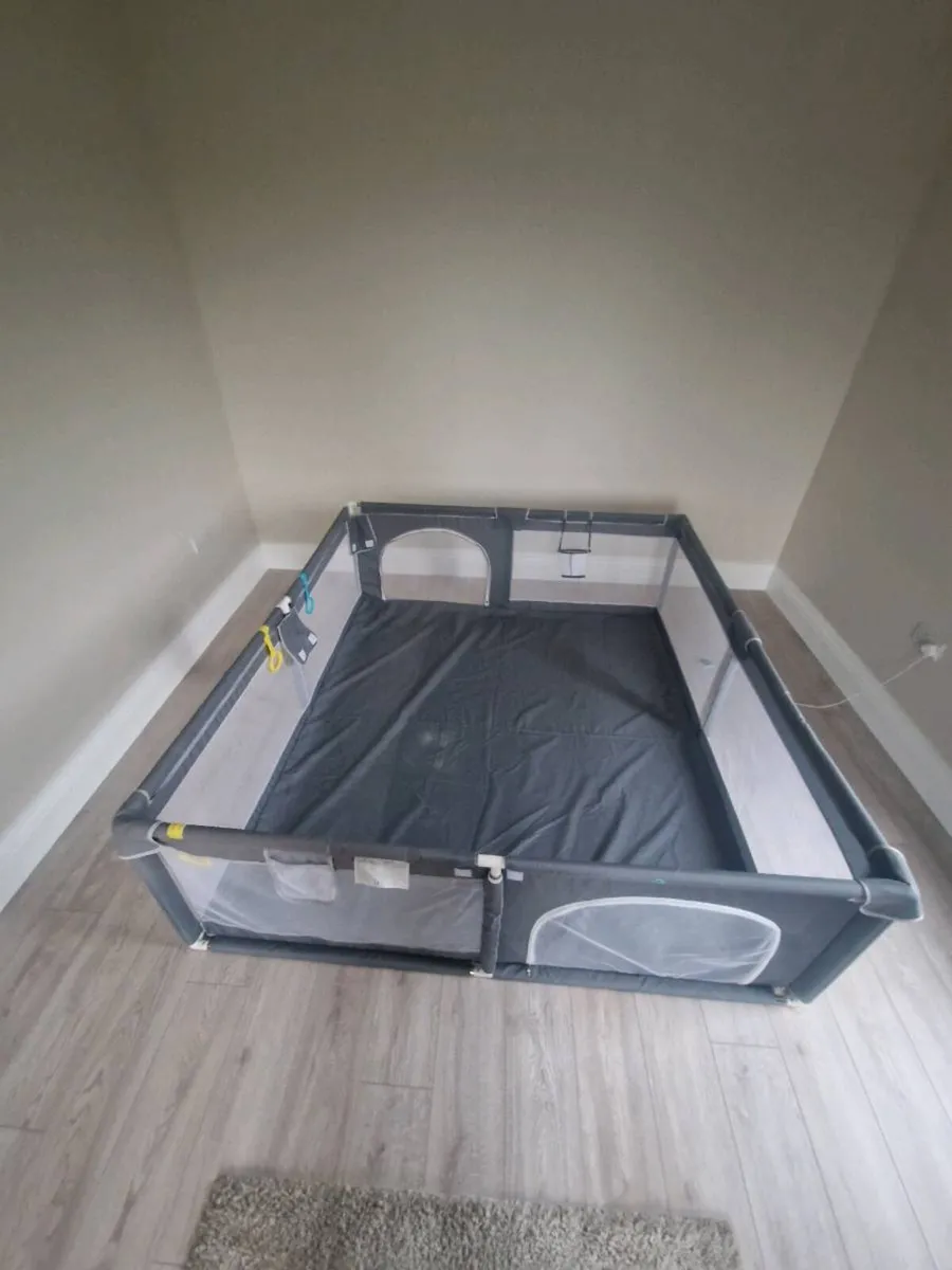 Play pen - Image 4