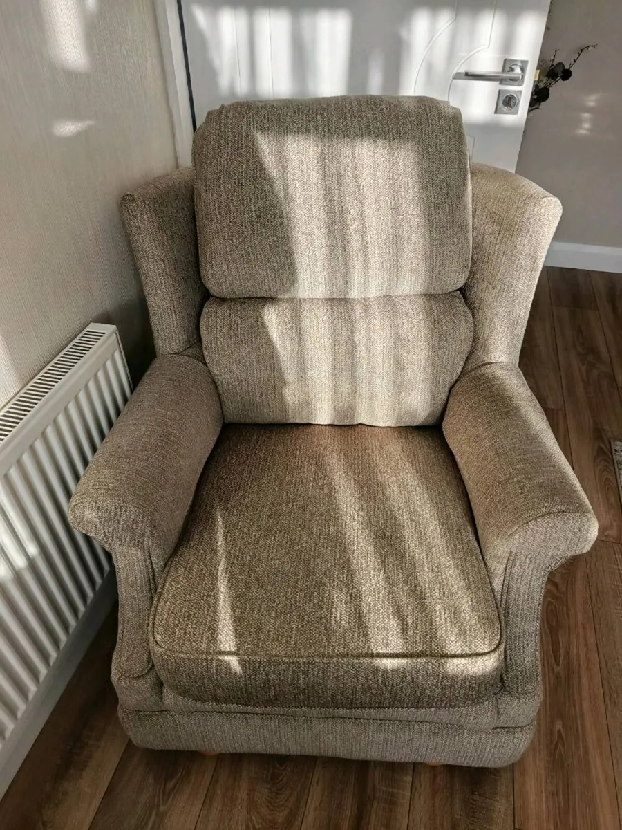 Three piece suite - Image 2