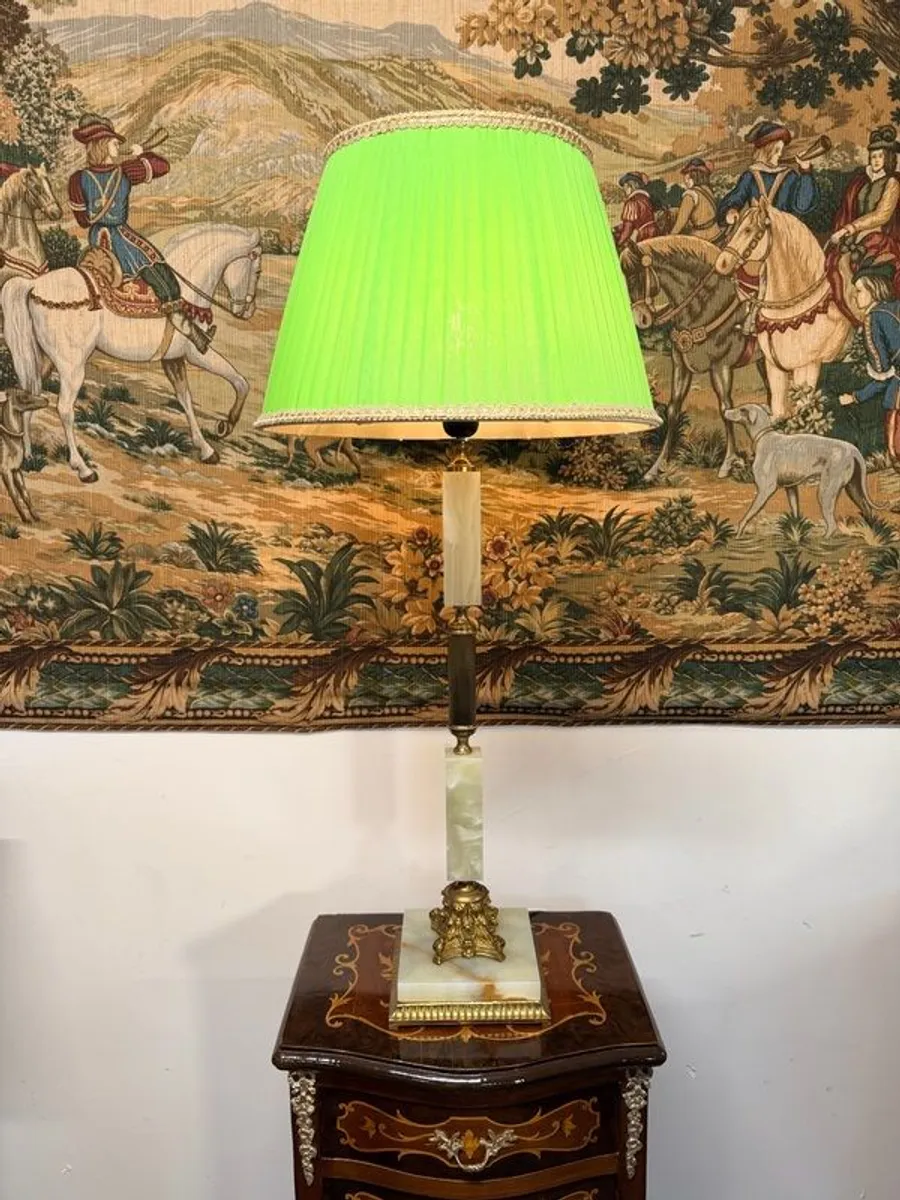 1950s Onyx and Brass Table Lamp with Green Shade - Image 1