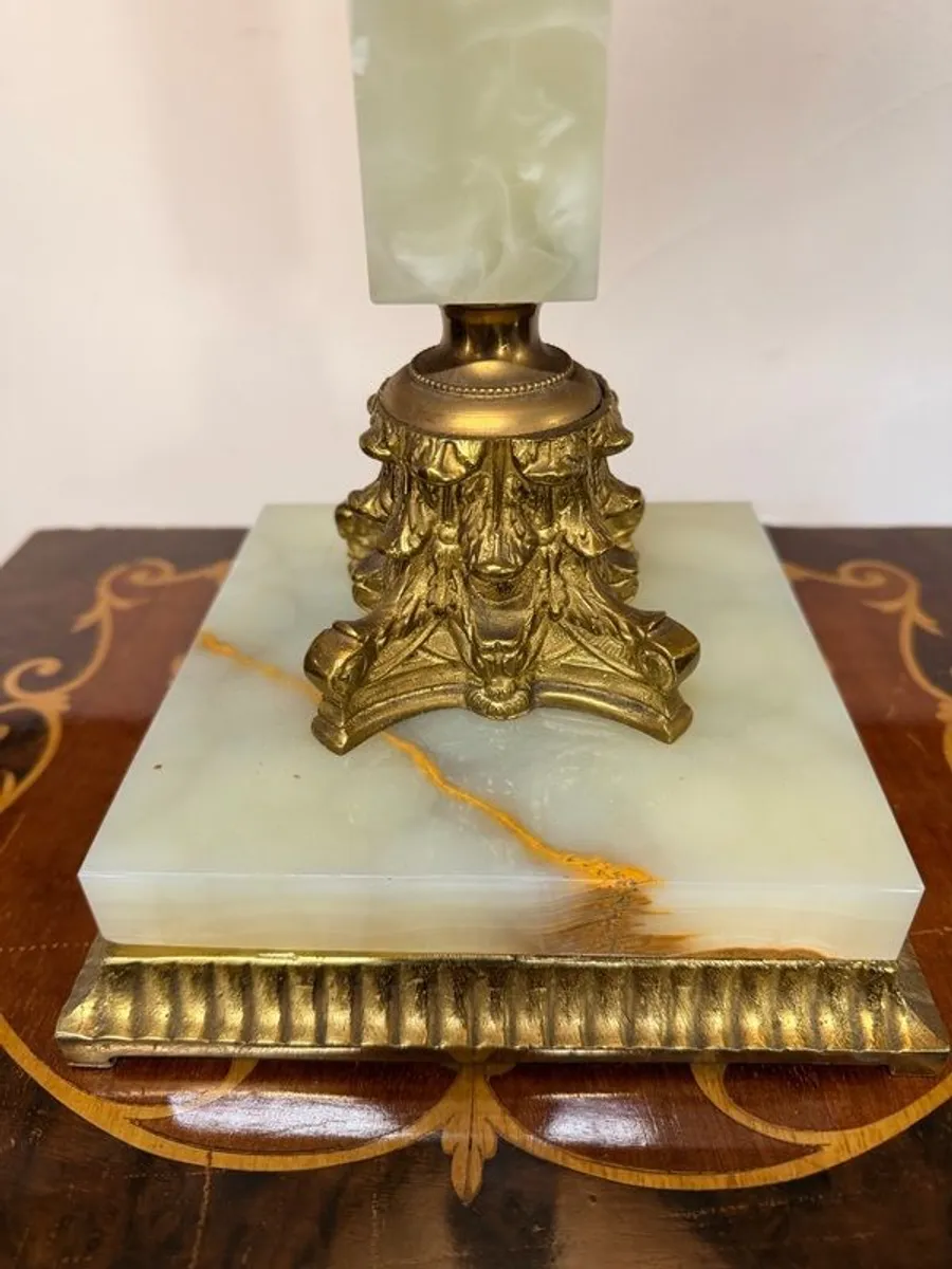 1950s Onyx and Brass Table Lamp with Green Shade - Image 3
