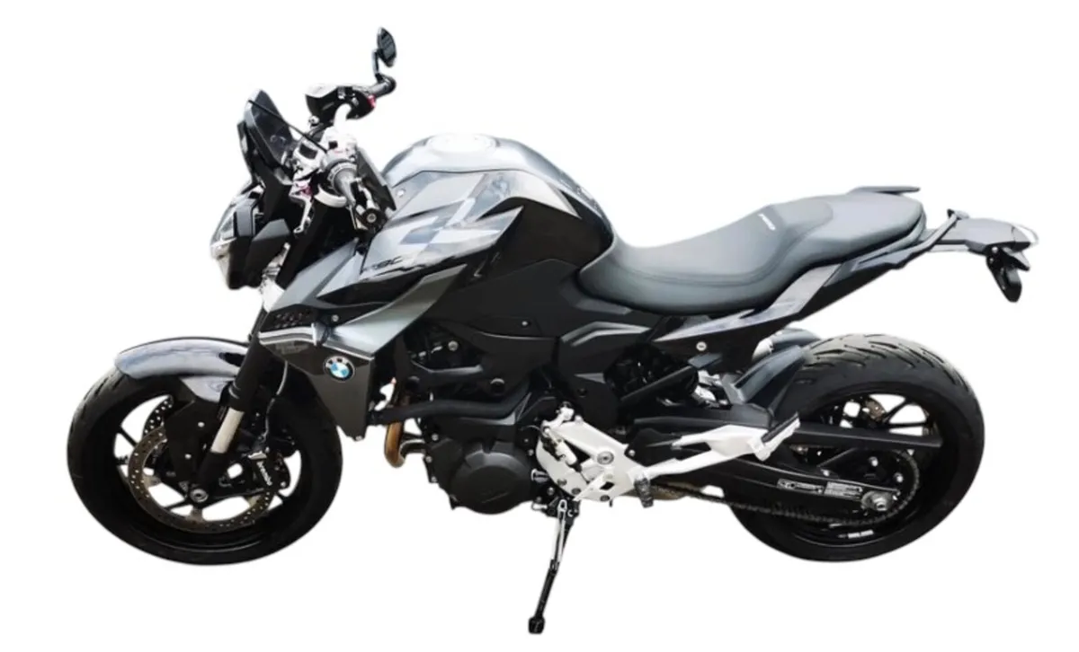 BMW F900R Triple Black Sport - Image 4