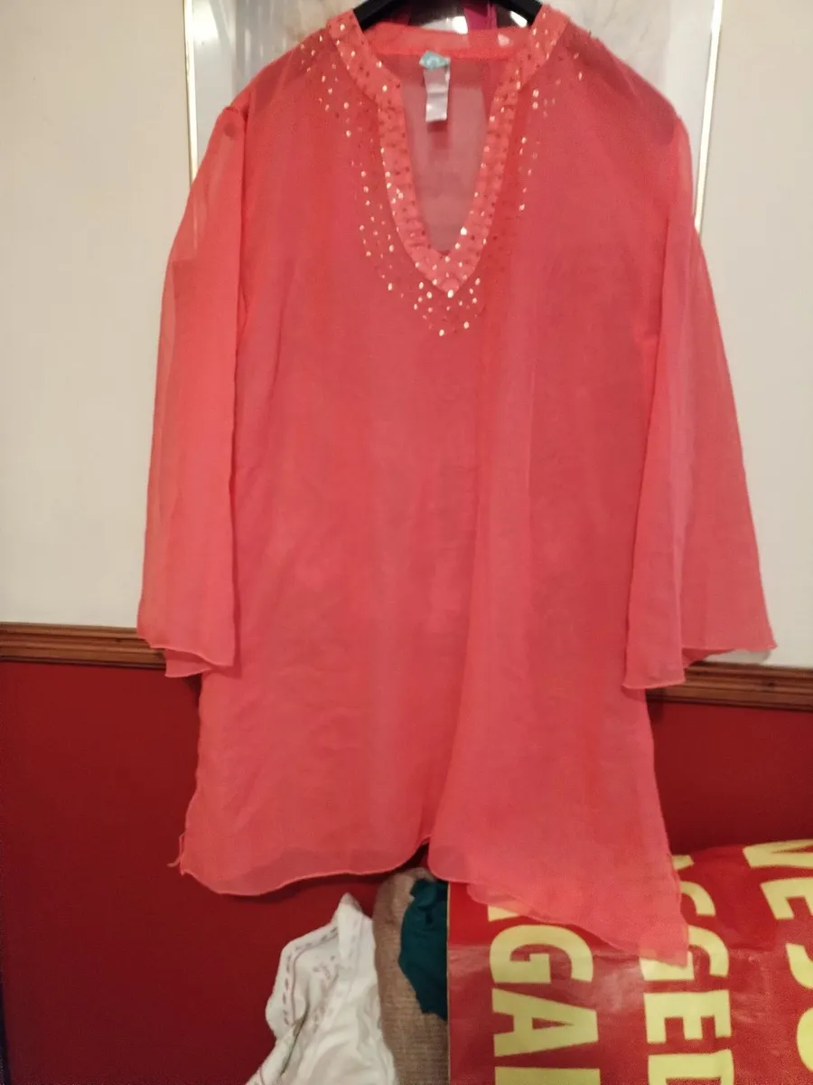 Ladies Tops 1 throw over - Image 2