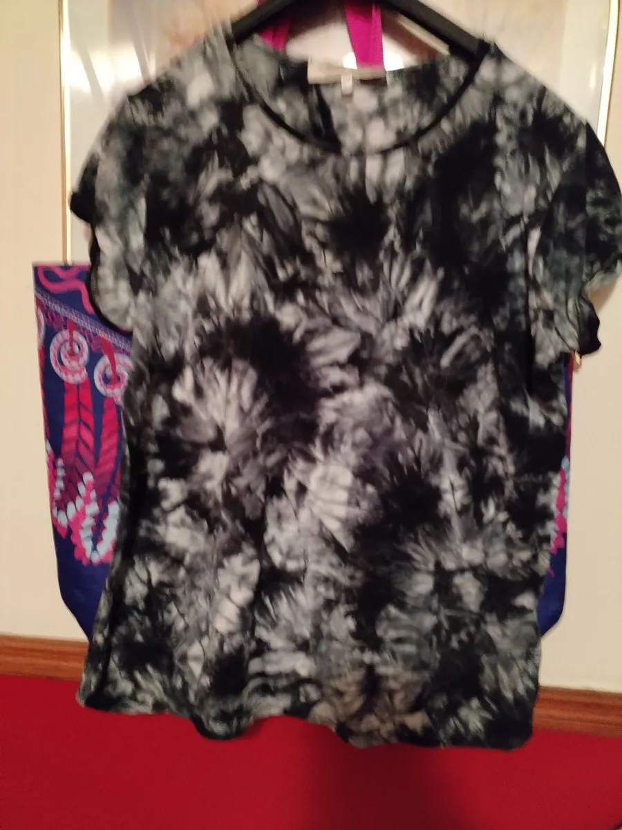 Ladies Tops 1 throw over - Image 4