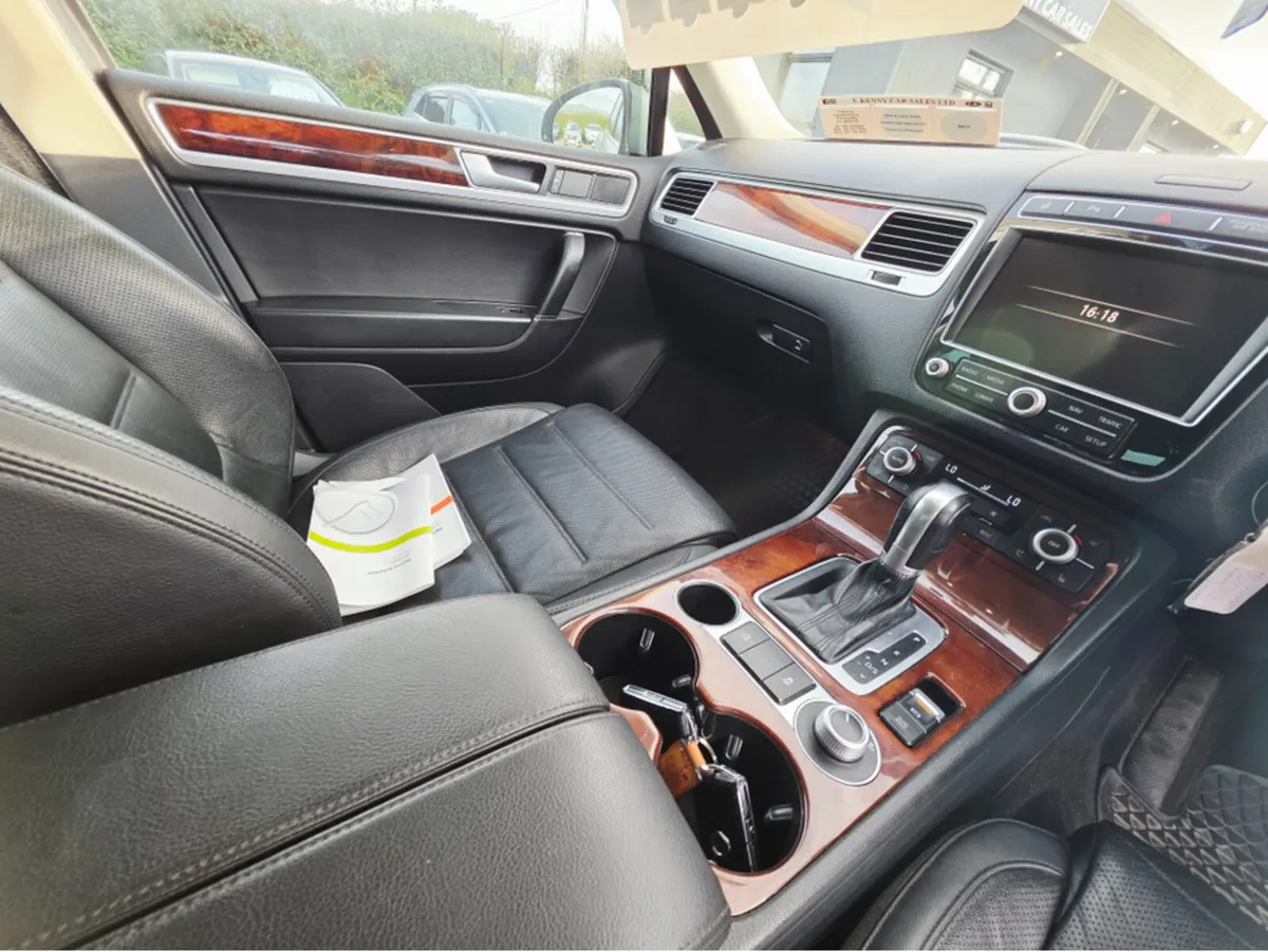 Volkswagen Touareg CV 3.0 TDI 262BHP V6 5DR AUTO - Image 4