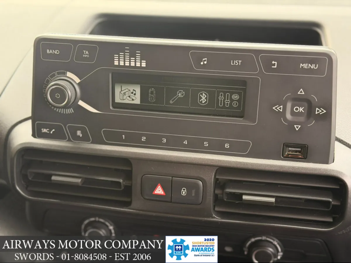 Peugeot Partner 1.5 HDI 3 SEATER - SINGLE SLIDING - Image 4