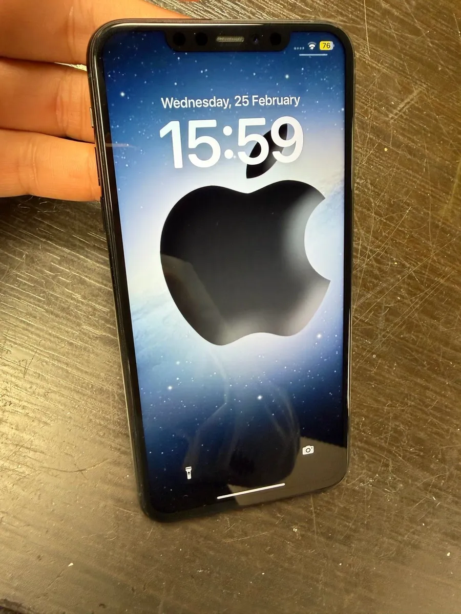 Iphone 11 Pro Max Mint Condition - Image 3