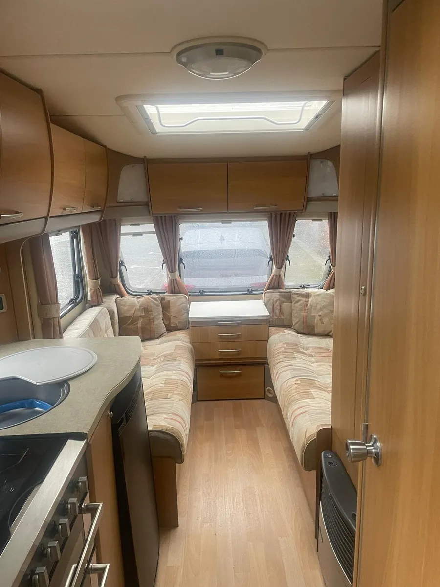 2011 Swift 6/7 berth triple bunk & mover & Awning - Image 4