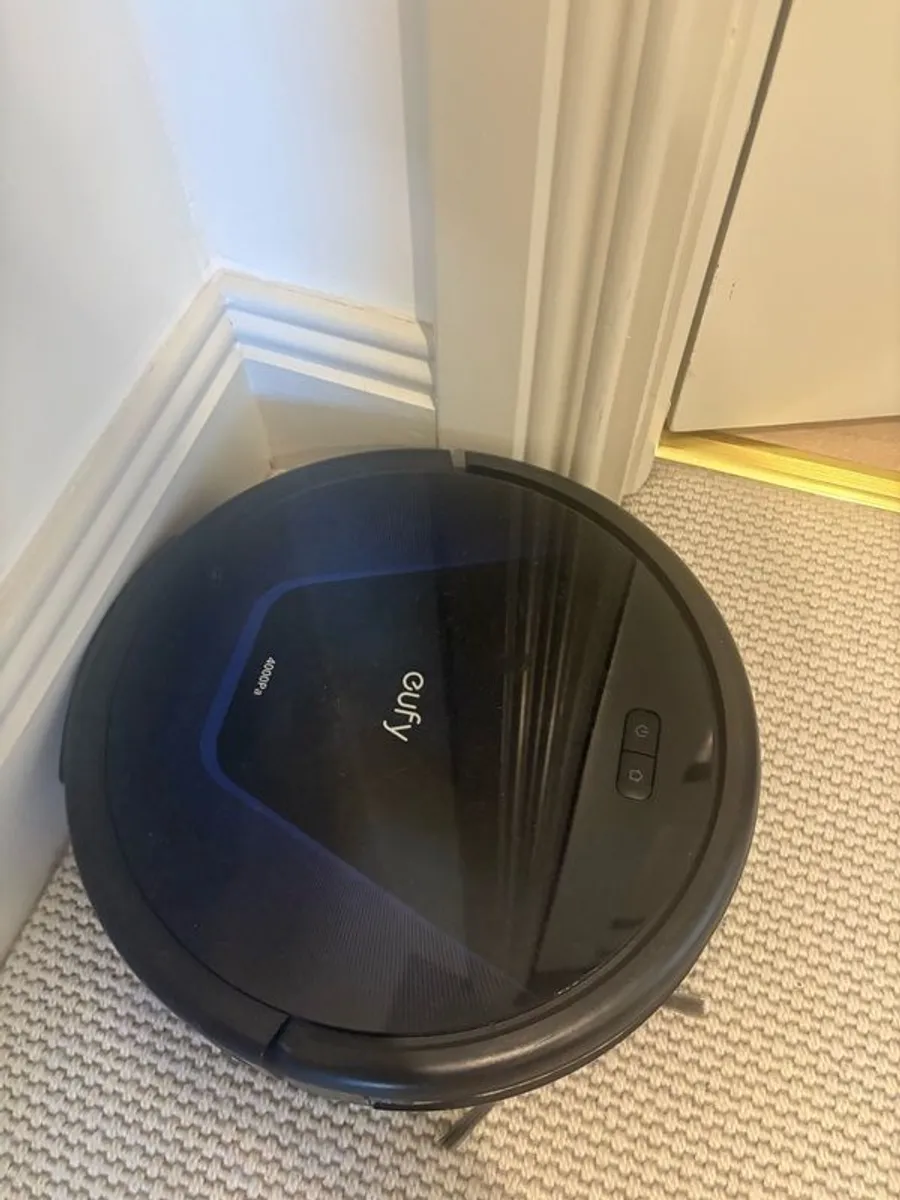 EUFY G50 robot vacuum - Image 2
