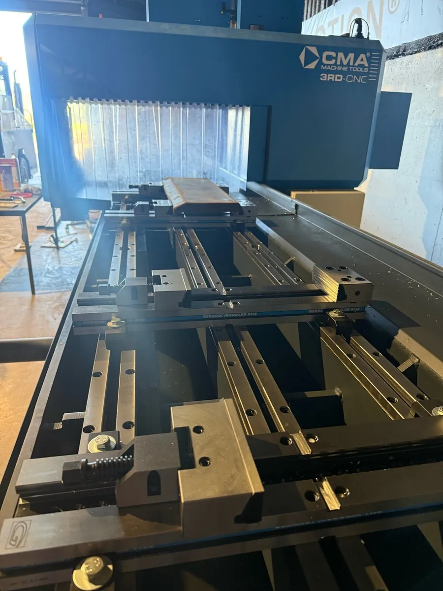 Large CNC Milling Machine - Image 3