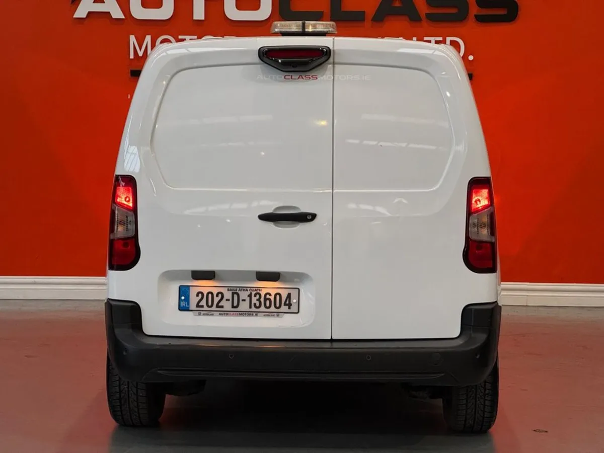 Peugeot Partner Professional Plus 1.5 Blue HDI - Image 4