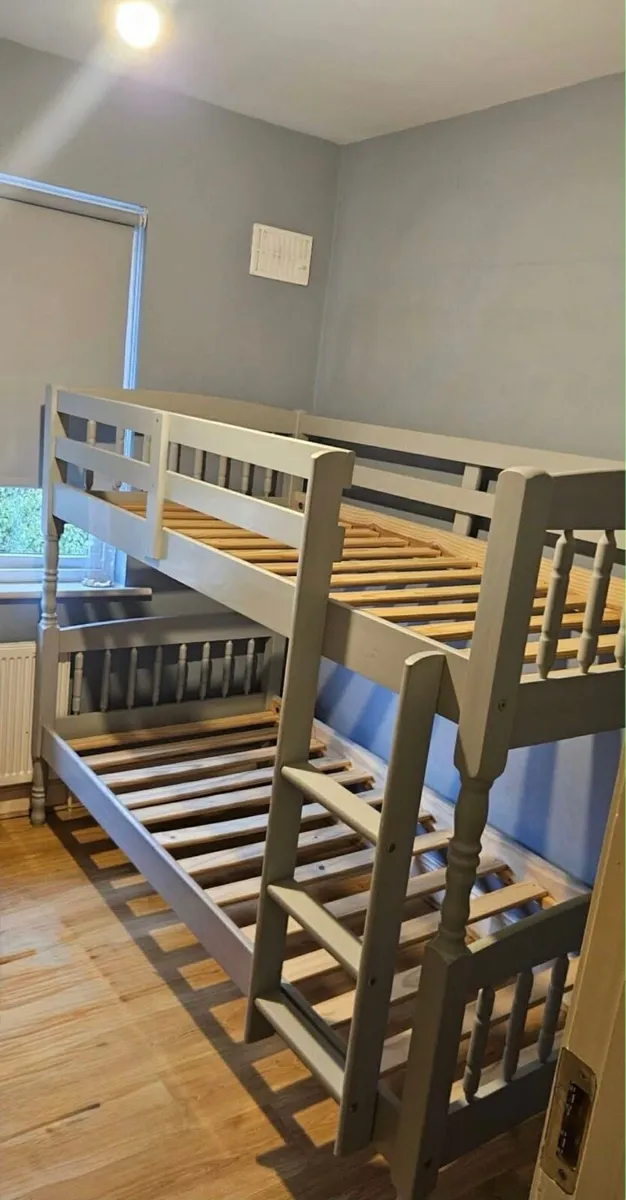Bunk bed