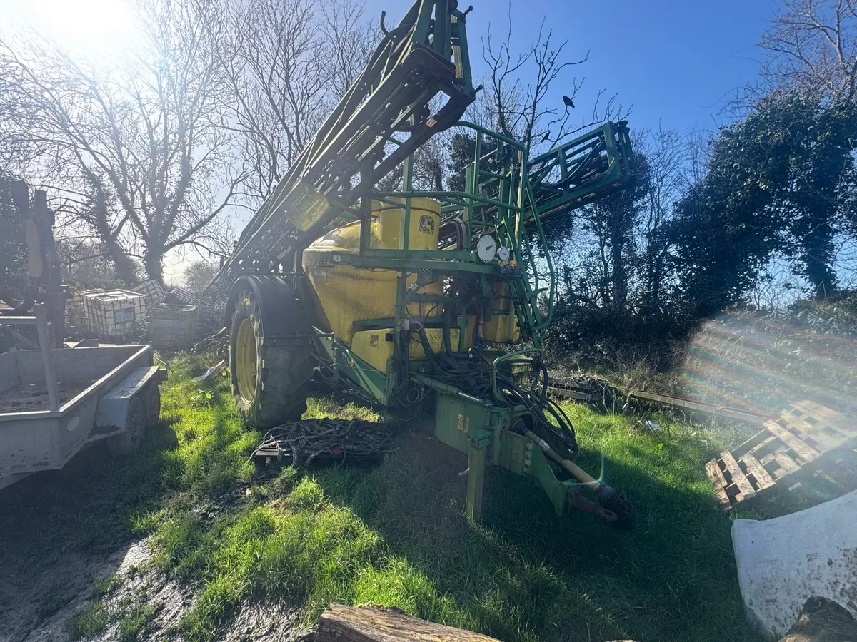 John Deere 824 Trailed Sprayer. - Image 2