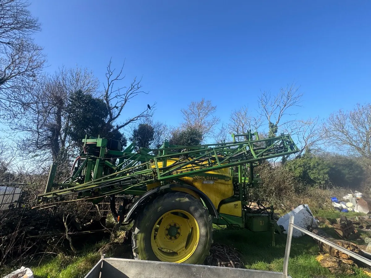 John Deere 824 Trailed Sprayer. - Image 3
