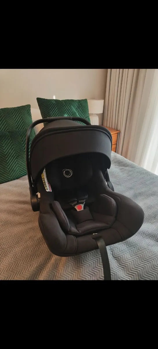 360* Bugaboo Nuna Baby carseat - Image 1