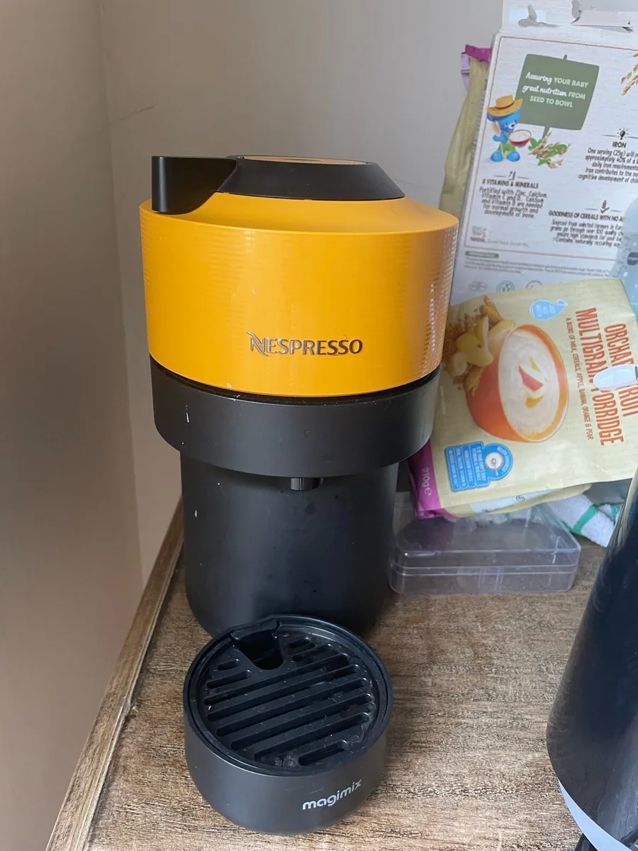 Nespresso Vertuo coffe maker - Image 1