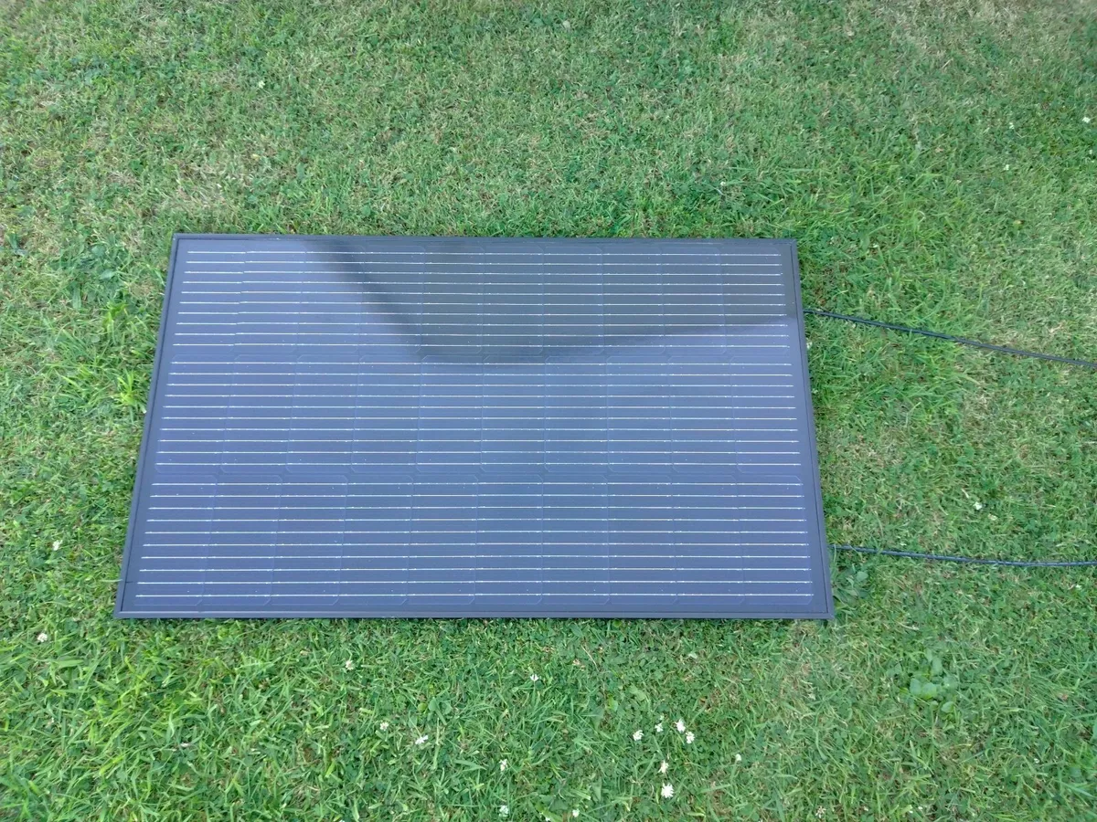 200watt Ecoflow Solar Panels and x2 Wall Mounts - Image 4